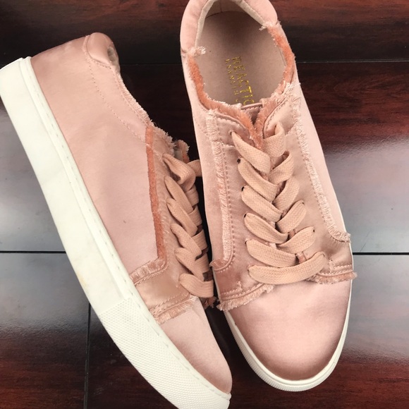 kenneth cole pink sneakers